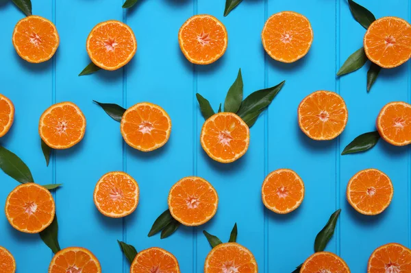 Πορτοκαλί σε ξύλινο φόντο. — Φωτογραφία Αρχείου