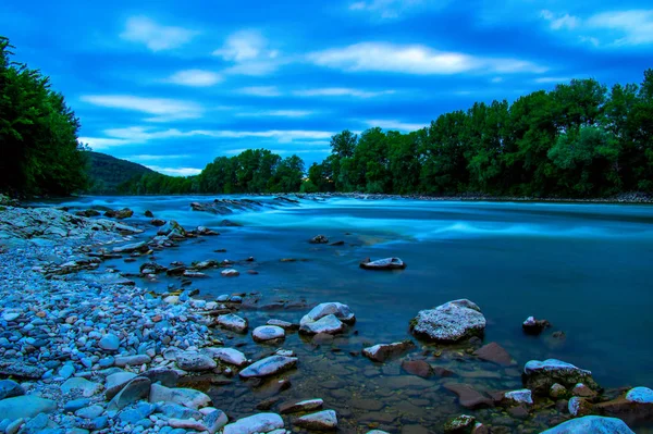 Paesaggio fluviale — Foto Stock