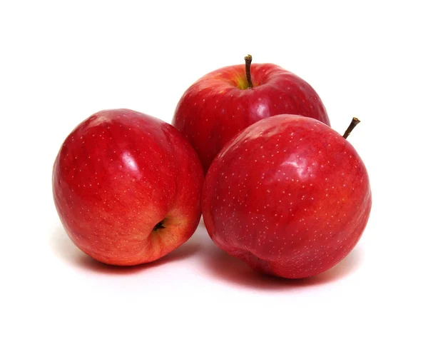 Красное яблоко на белом — стоковое фото