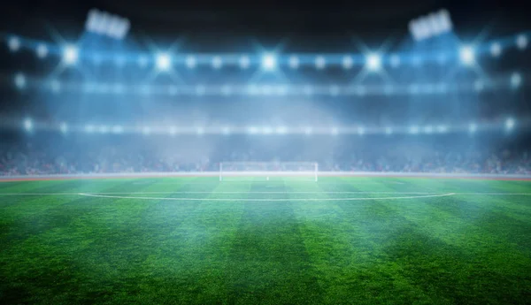 Γήπεδο ποδοσφαίρου με φωτισμό — Φωτογραφία Αρχείου