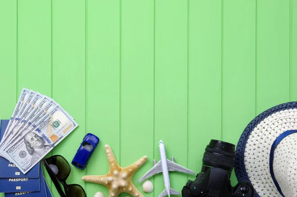 Accesorios de viajero con espacio en blanco para texto . — Foto de Stock