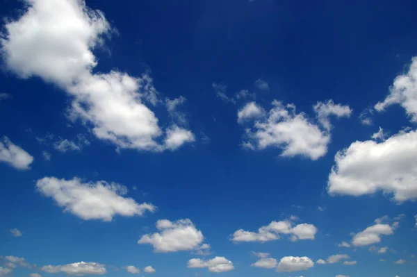 Nubes blancas — Foto de Stock