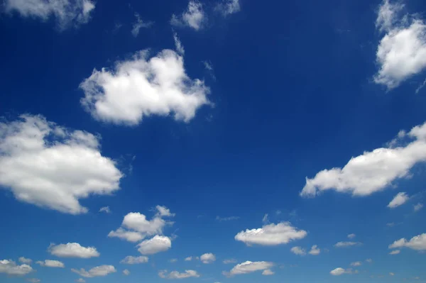 White clouds — Stock Photo, Image