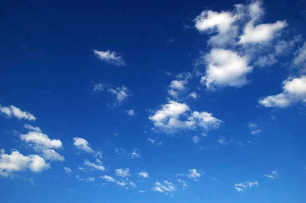 Nubes blancas — Foto de Stock