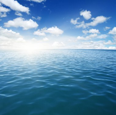 mavi deniz ve güneş