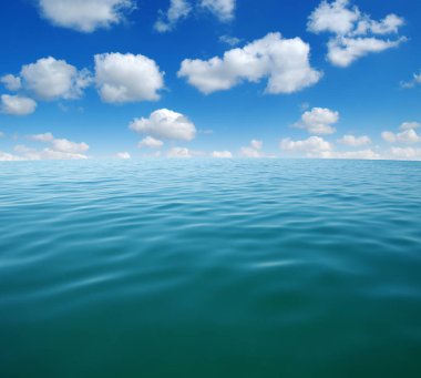 mavi deniz suyu yüzeyi 