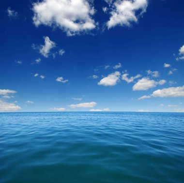 mavi deniz suyu yüzeyi