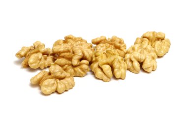 Cevizler beyaz üzerine izole 