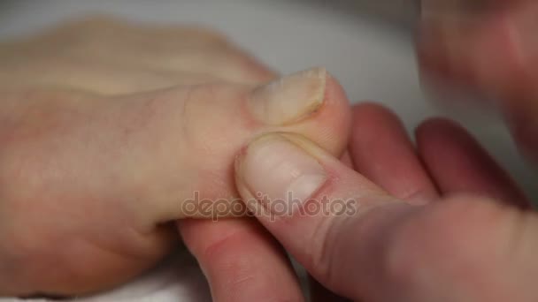 Woman getting pedicure in nail salon — Stock Video