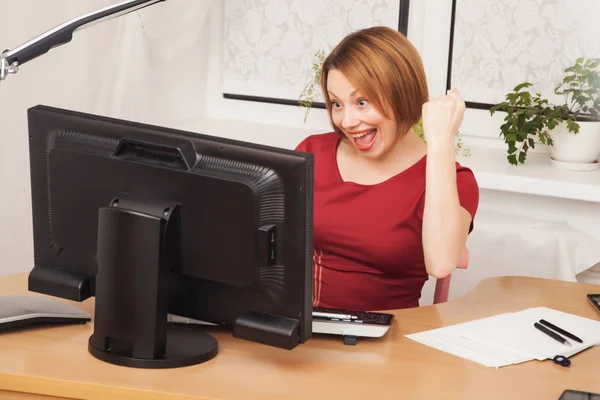 Portrait of young business woman — Stock Photo, Image