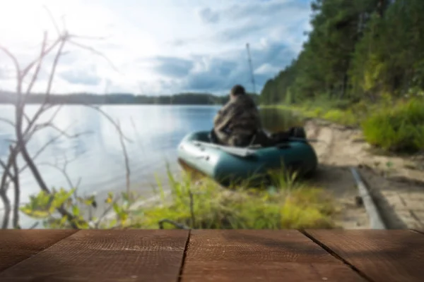 Jovem pesca — Fotografia de Stock