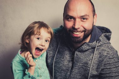 Sevimli genç kızı babası ile.