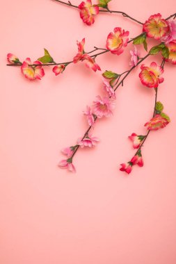 Çiçek kartı. En az stili.