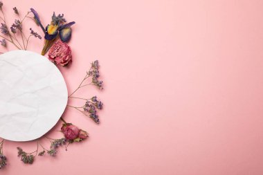 Kurutulmuş çiçekli kart