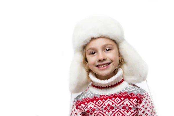 Mosolygós lány a téli megjelenés, karácsonyi koncepció. — Stock Fotó