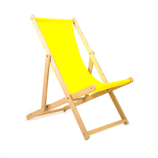 Chaise pliante en bois jaune isolée sur blanc — Photo