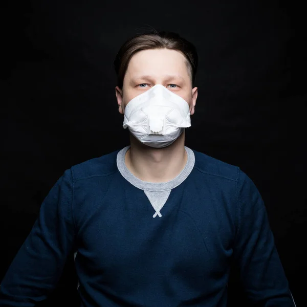 Stop coronavirus infection. The man in the mask. — Stock Photo, Image