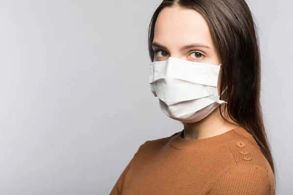 Detener la infección por coronavirus. La chica de la máscara . —  Fotos de Stock