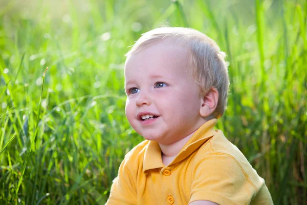 Chłopiec dziecko szczęścia — Zdjęcie stockowe
