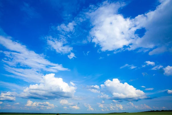 Hermoso cielo azul — Foto de Stock