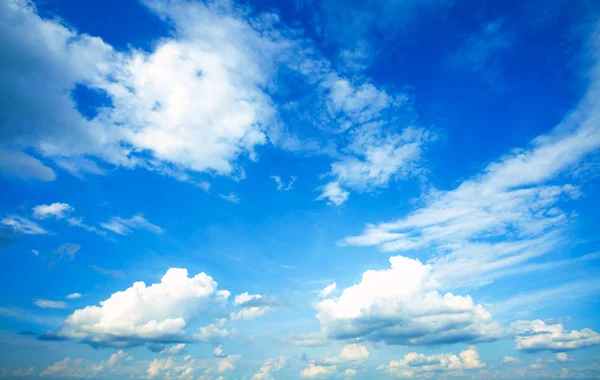 Hermoso cielo azul — Foto de Stock