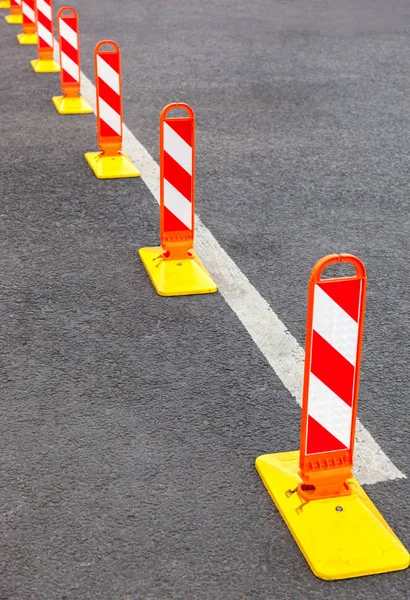 Traffic safety. Traffic markings on a gray asphalt — Stock Photo, Image