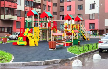 Anne ile yeni bölge içinde çocuklar için renkli hildren Bahçesi