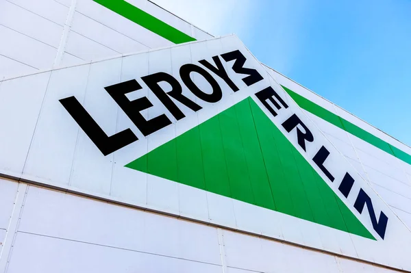 Leroy Merlin brand sign against blue sky — Stock Photo, Image