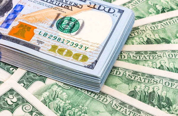 Stos sto amerykański Dolar rachunki z bliska — Zdjęcie stockowe