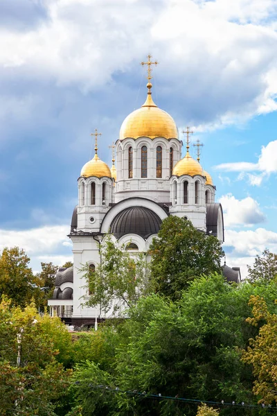 Iglesia ortodoxa rusa. Templo del Mártir San Jorge en Sama —  Fotos de Stock
