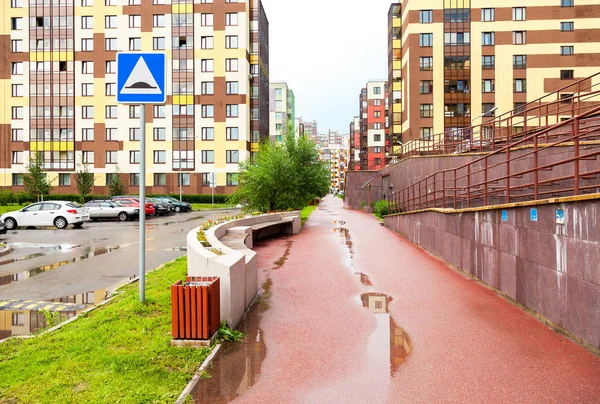 Mahallede Kudrovo, Petersburg yeni apartmanlar