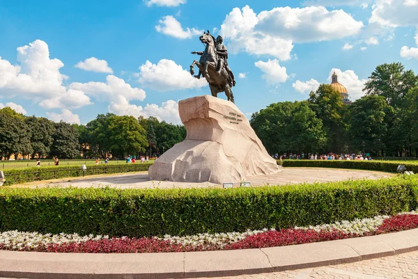 Jezdecká socha Petra Velikého (Bronze Horseman) v su — Stock fotografie