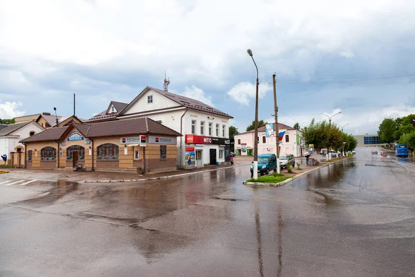View on the city street in summer cloudy and rainy day in Valdai — Stock Photo, Image