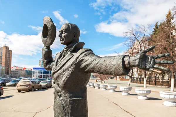 Monument en bronze de Yuriy Detochkin, le protagoniste du Sovie — Photo