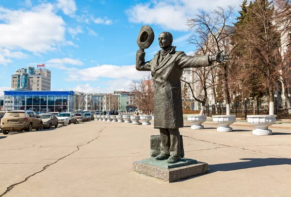 Monumento de bronce de Yuriy Detochkin, el protagonista del Soviet — Foto de Stock