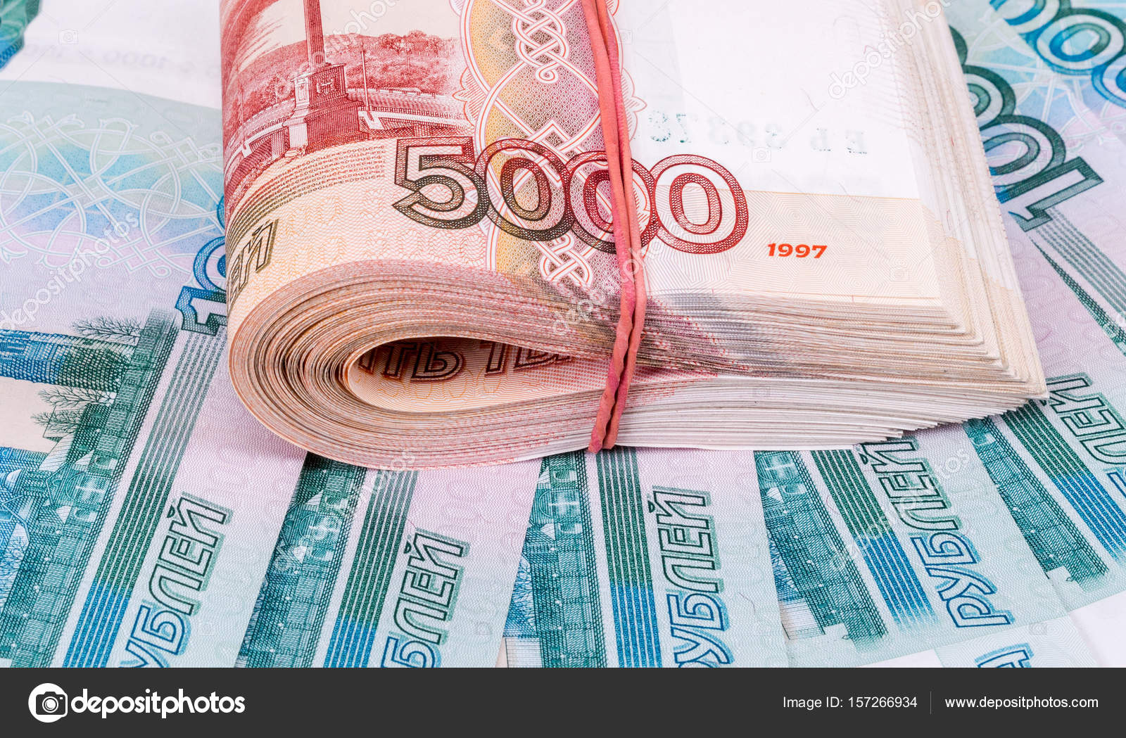 млрд рублей. пятитысячная купюра. где взять 30 млн рублей. пачка денег. пачки денег в банковской упаковке.