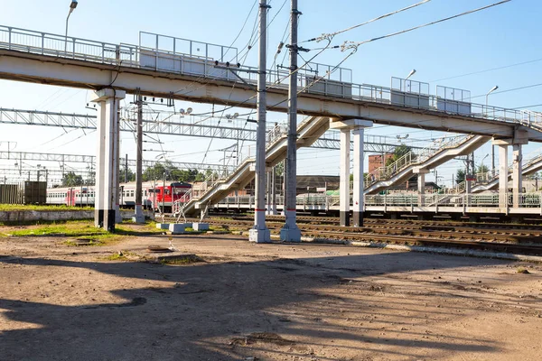 View of railway station Okulovka in summer sunny day. — Stock Photo, Image