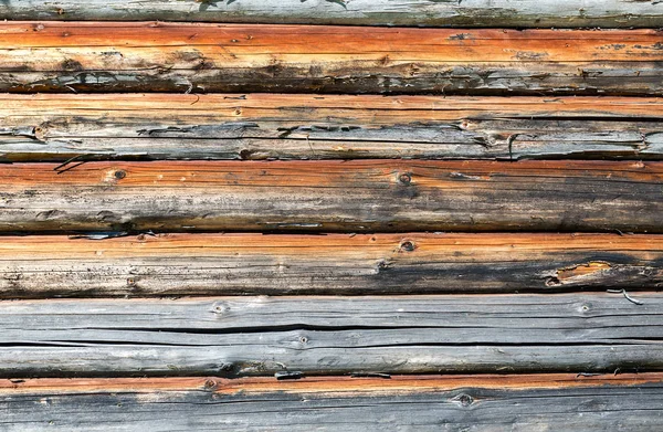 Arkaplan dokusu olarak kütüklerden ahşap duvar