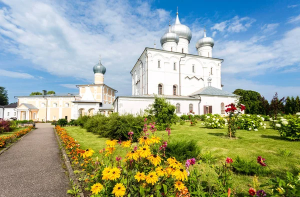 Khutyn kloster av Frälsarens Transfiguration och St. Varlaam — Stockfoto