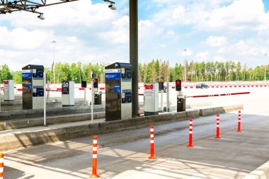 Paralı yol üzerinde ödeme otomatik nokta