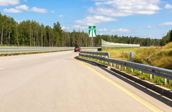 Toll road. Russian highway number M11 in summer day — Stock Photo, Image