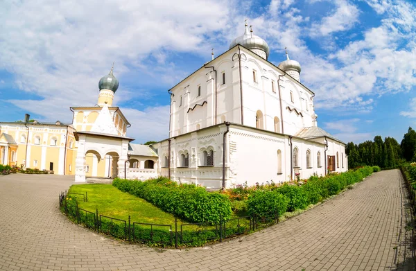 Хутынский монастырь Преображения Спасителя и св. Варлаама — стоковое фото