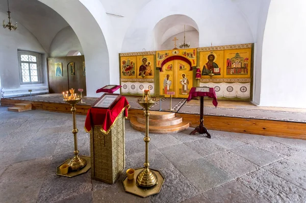 Innenraum der Heilig-Kreuz-Kathedrale (1763) an der St.-Georgs-Kathedrale — Stockfoto