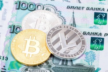 Rus Rublesi Lirası üstünde yalan Cryptocurrency sikkeleri. Bu