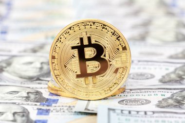 100 Amerikan Doları zemin üzerine altın bitcoin
