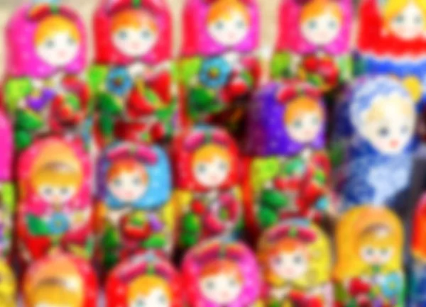 礼品店的 matryoshkas 俄罗斯纪念品的抽象模糊 — 图库照片