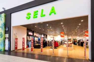 Sela mağaza vitrin aile alışveriş merkezinde Mega