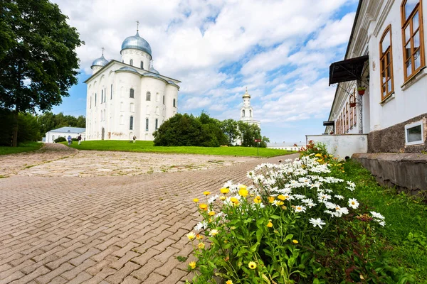 St. George (Yuriev) Orthodox Male Monastery in Veliky Novgorod, — Stock Photo, Image