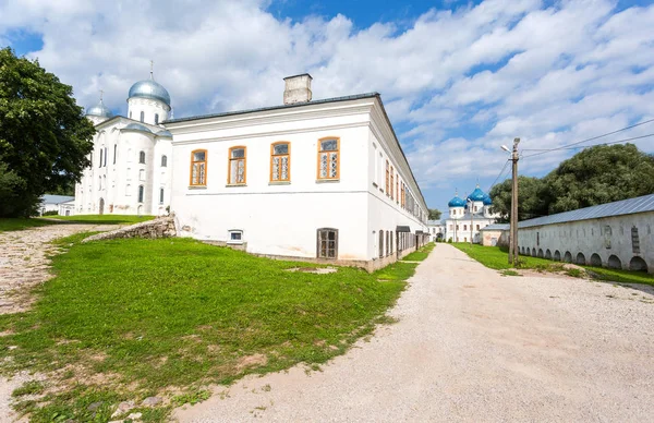 St. George (Yuriev) męski klasztor prawosławny Veliky Novgorod, — Zdjęcie stockowe