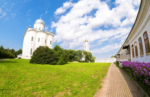 St. George (Yuriev) męski klasztor prawosławny Veliky Novgorod, — Zdjęcie stockowe